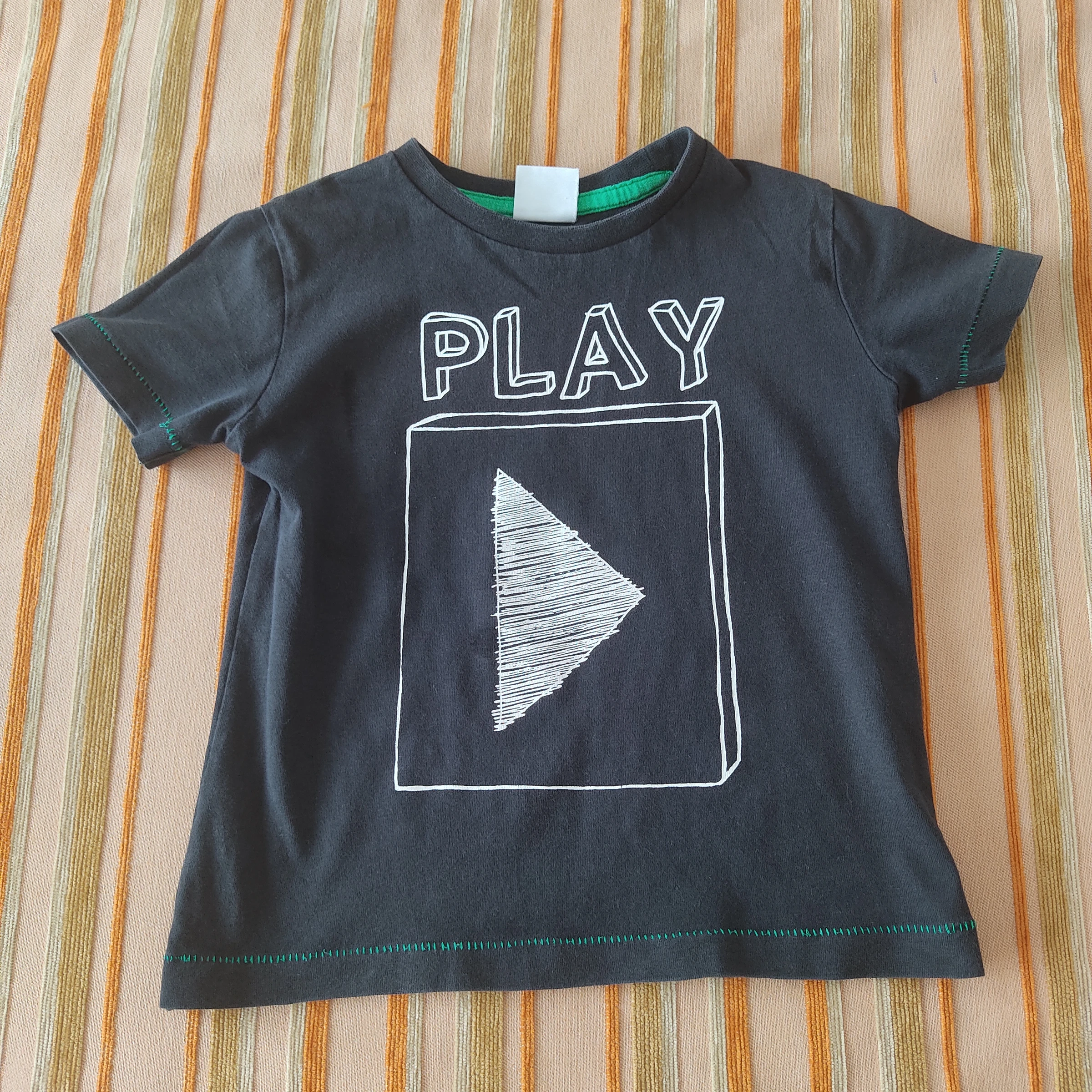 Camiseta de manga corta. Talla 4 A (104 cm)